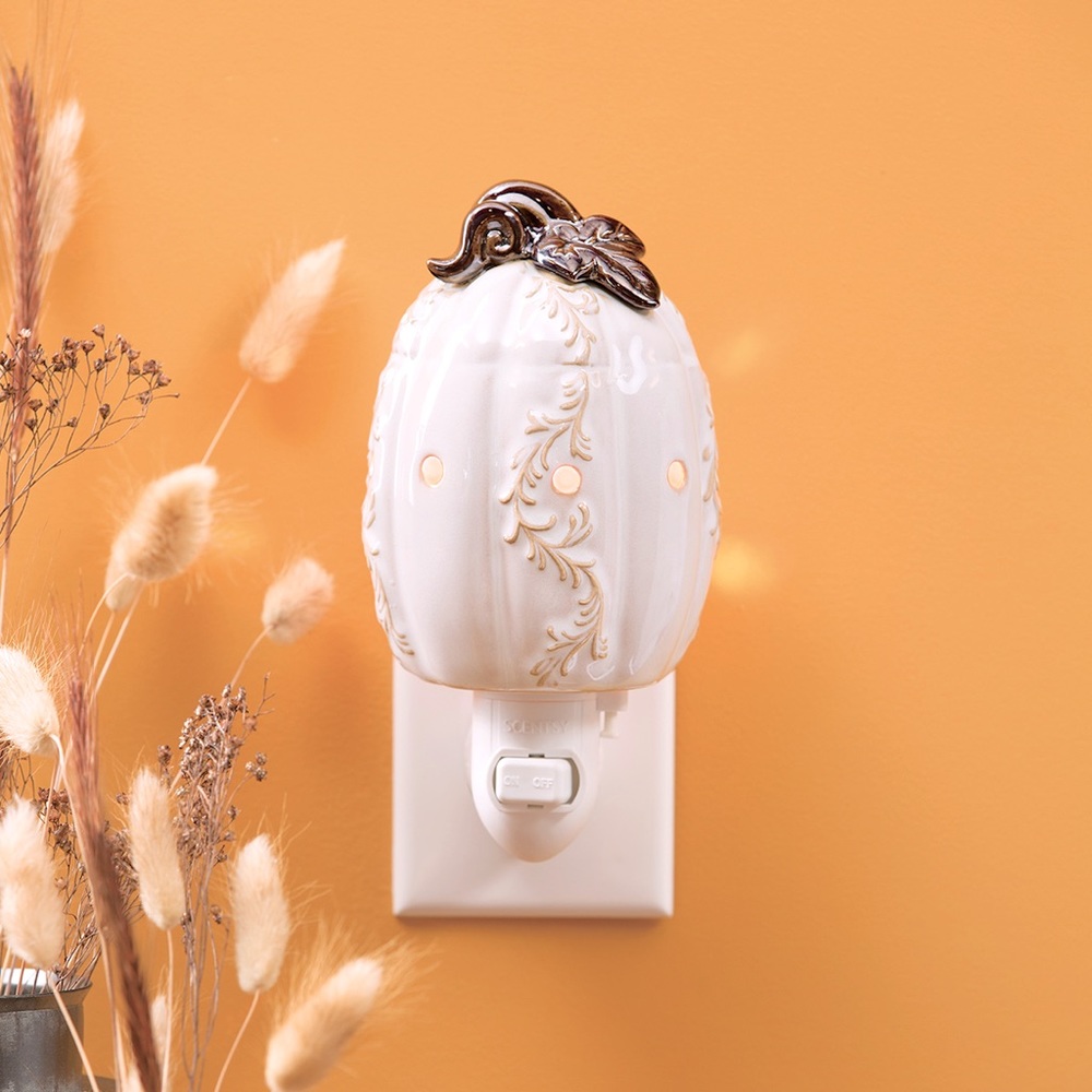 Scentsy white pumpkin mini warmer